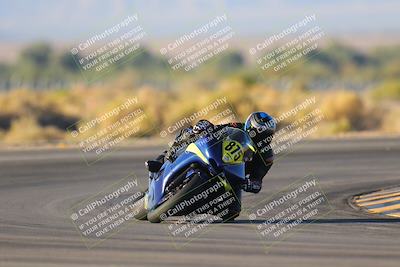 media/Nov-19-2023-CVMA (Sun) [[1f3d1b7ccb]]/Race 17 Amateur Supersport Middleweight/